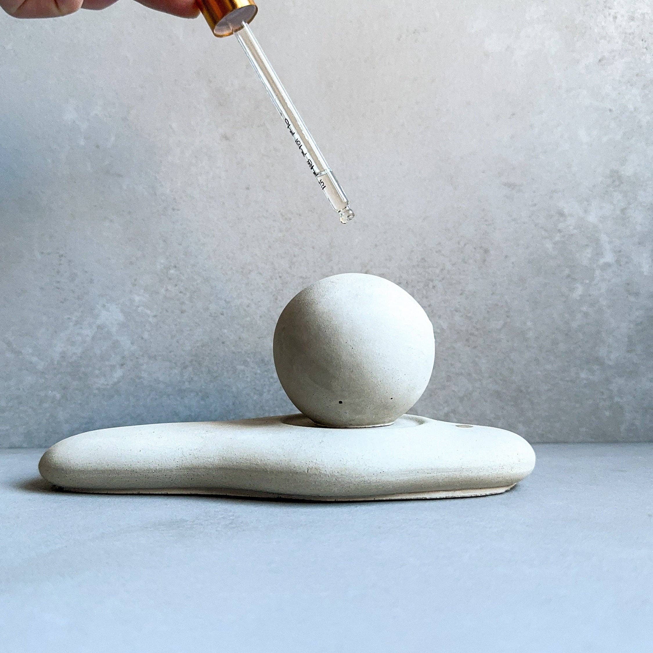 Minimal Loot Design - Abstract Passive Essential Oil Diffuser