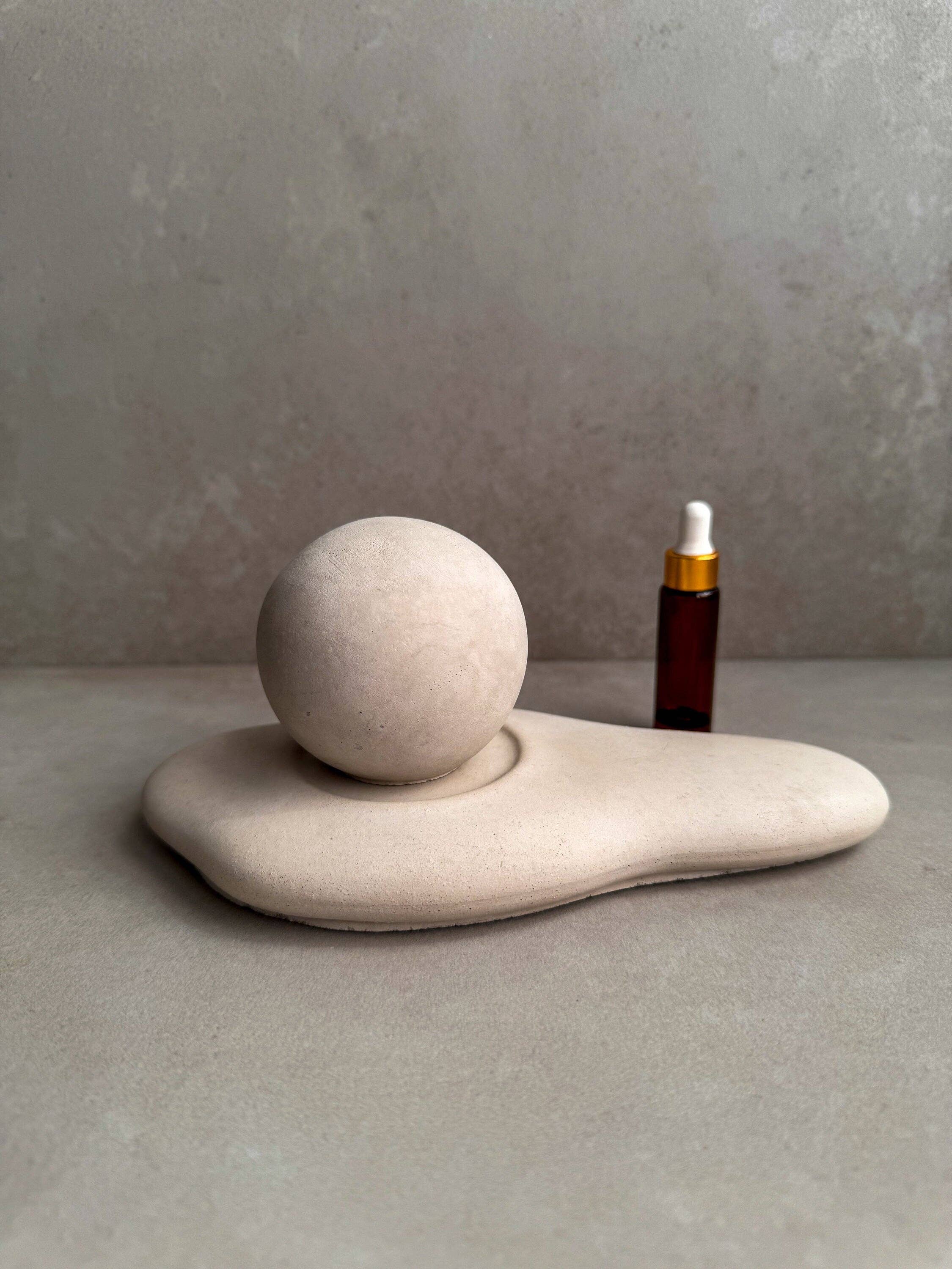 Minimal Loot Design - Abstract Passive Essential Oil Diffuser