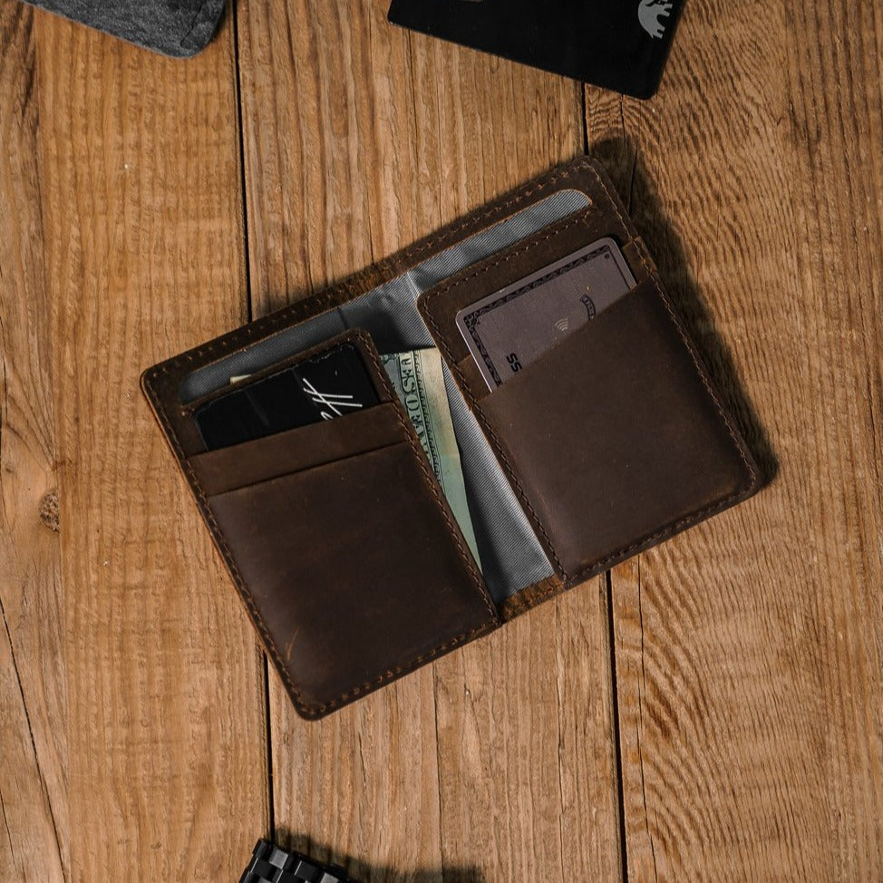 The Messenger Wallet - Terra by Bullstrap