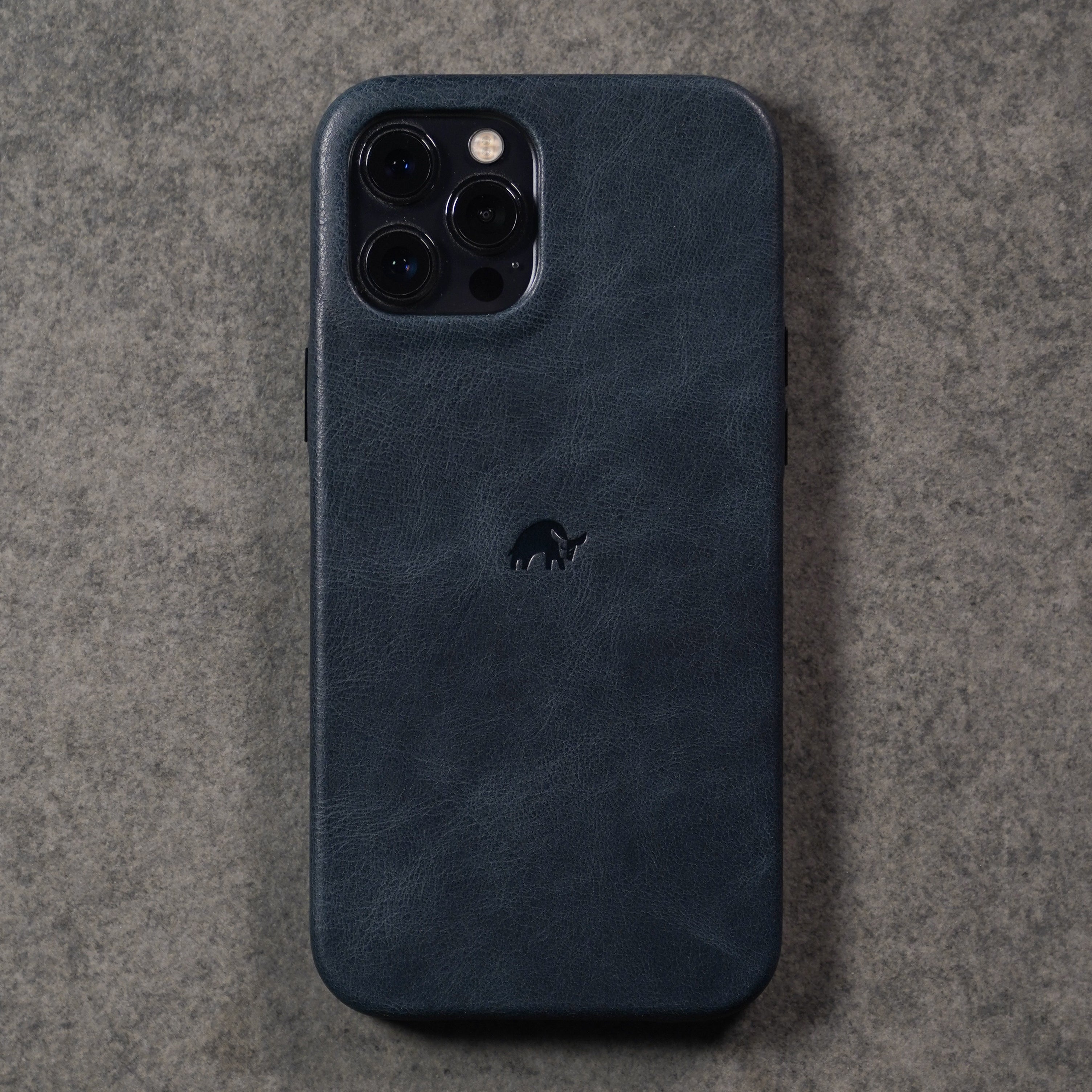 The Minimalist Case - OCEAN by Bullstrap