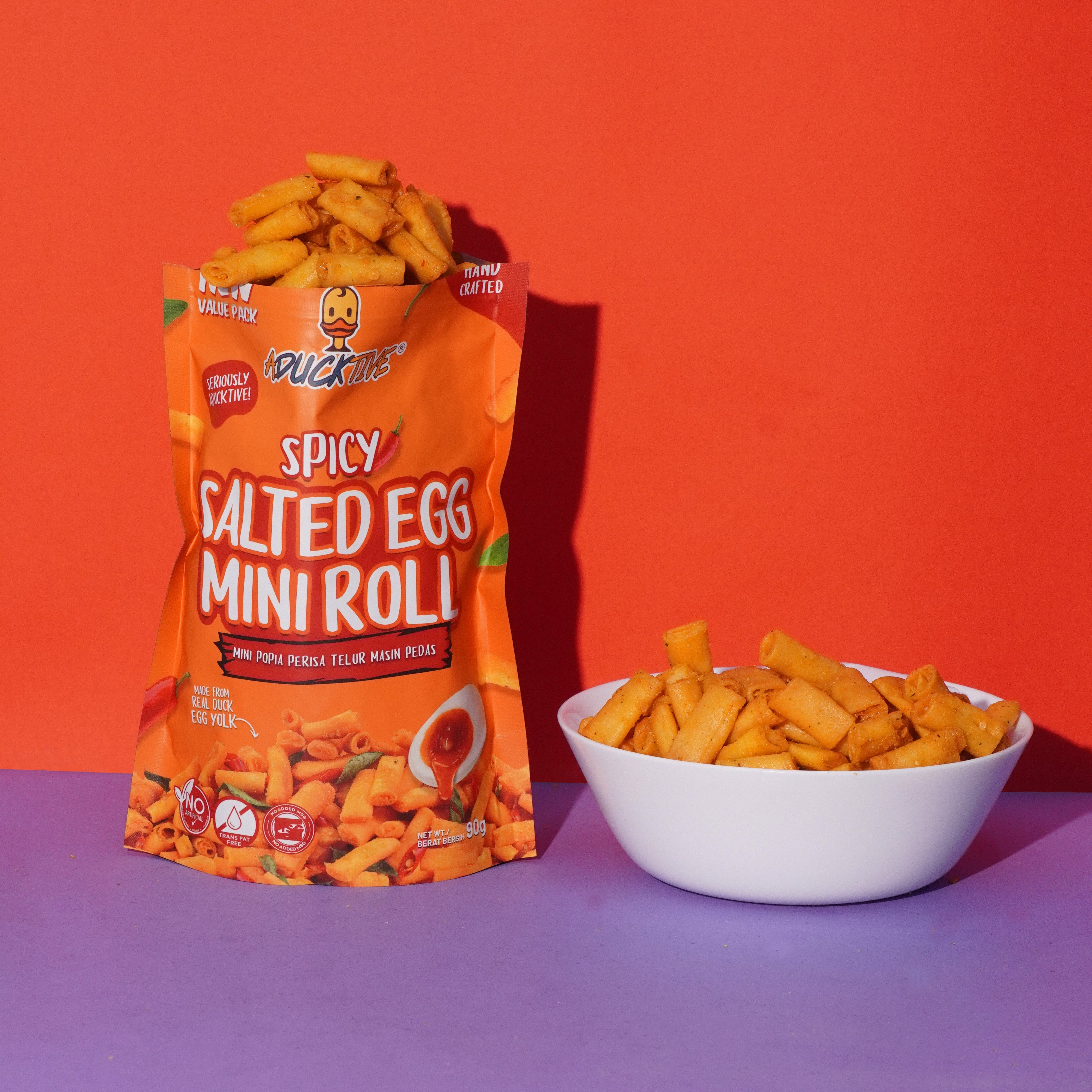 SPICY SALTED EGG MINI ROLL CHIP - 90 grams