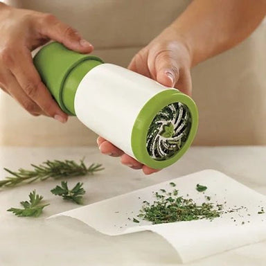  The Healing Herbs Mill for a Healthy Start in your Kitchen by VistaShops VistaShops Perfumarie