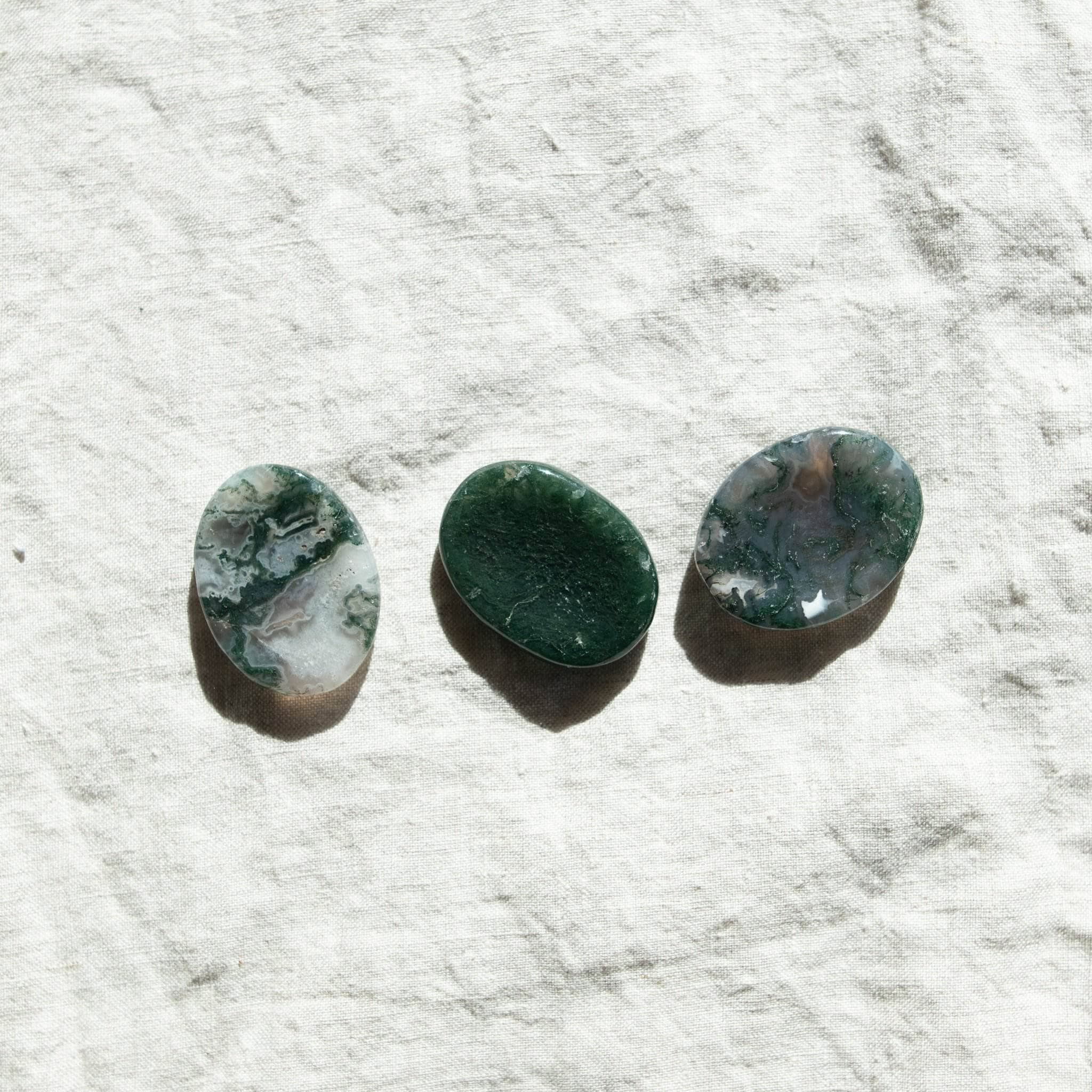  Moss Agate Worry Stone by Tiny Rituals Tiny Rituals Perfumarie