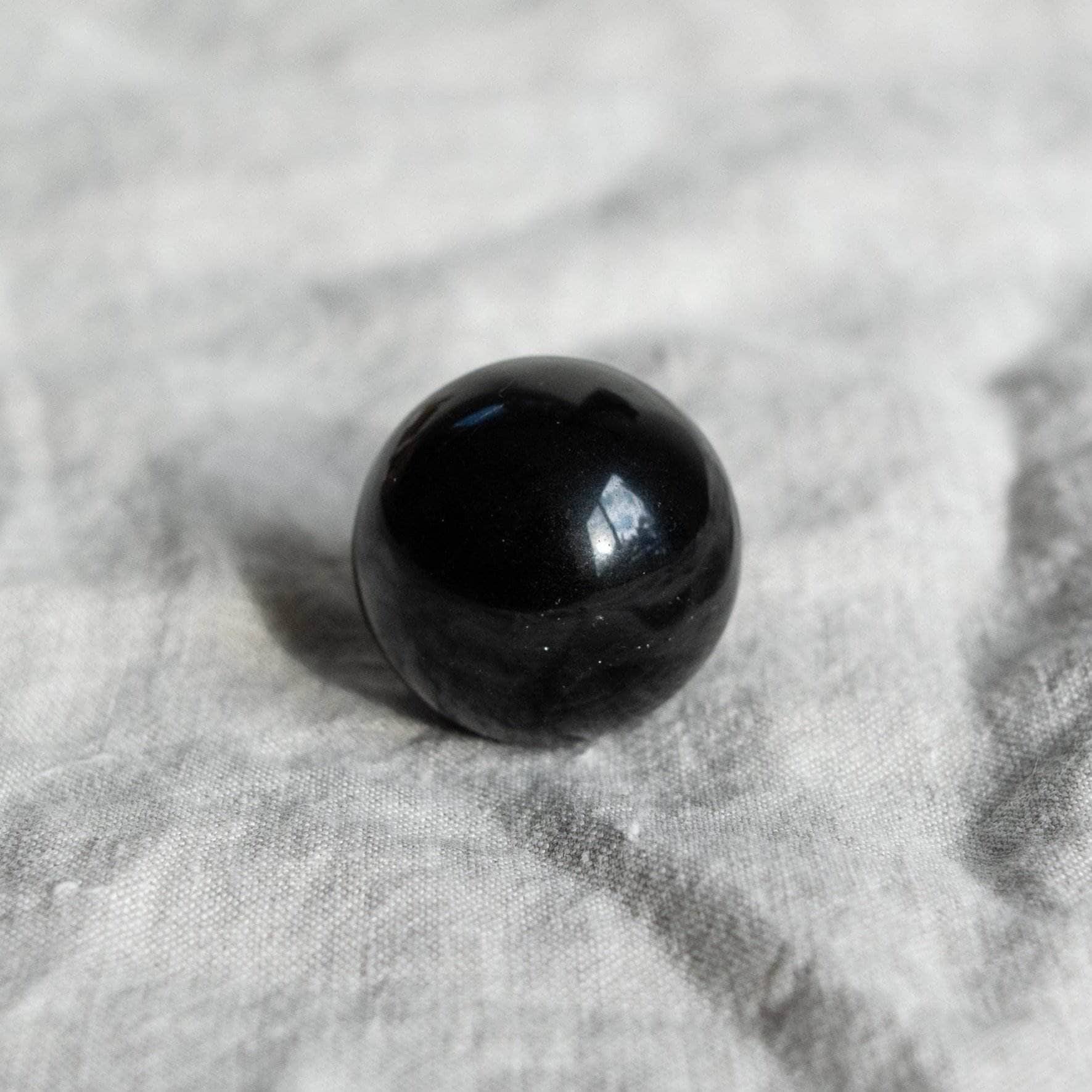  Black Obsidian Sphere by Tiny Rituals Tiny Rituals Perfumarie
