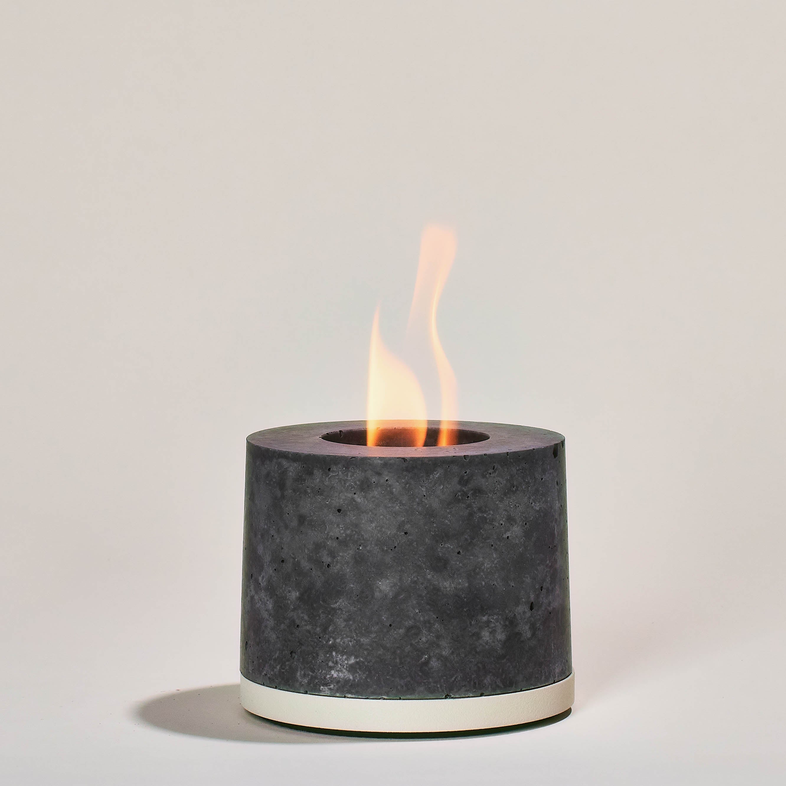  Round Personal Fireplace by FLÎKR Fire FLÎKR Fire Perfumarie