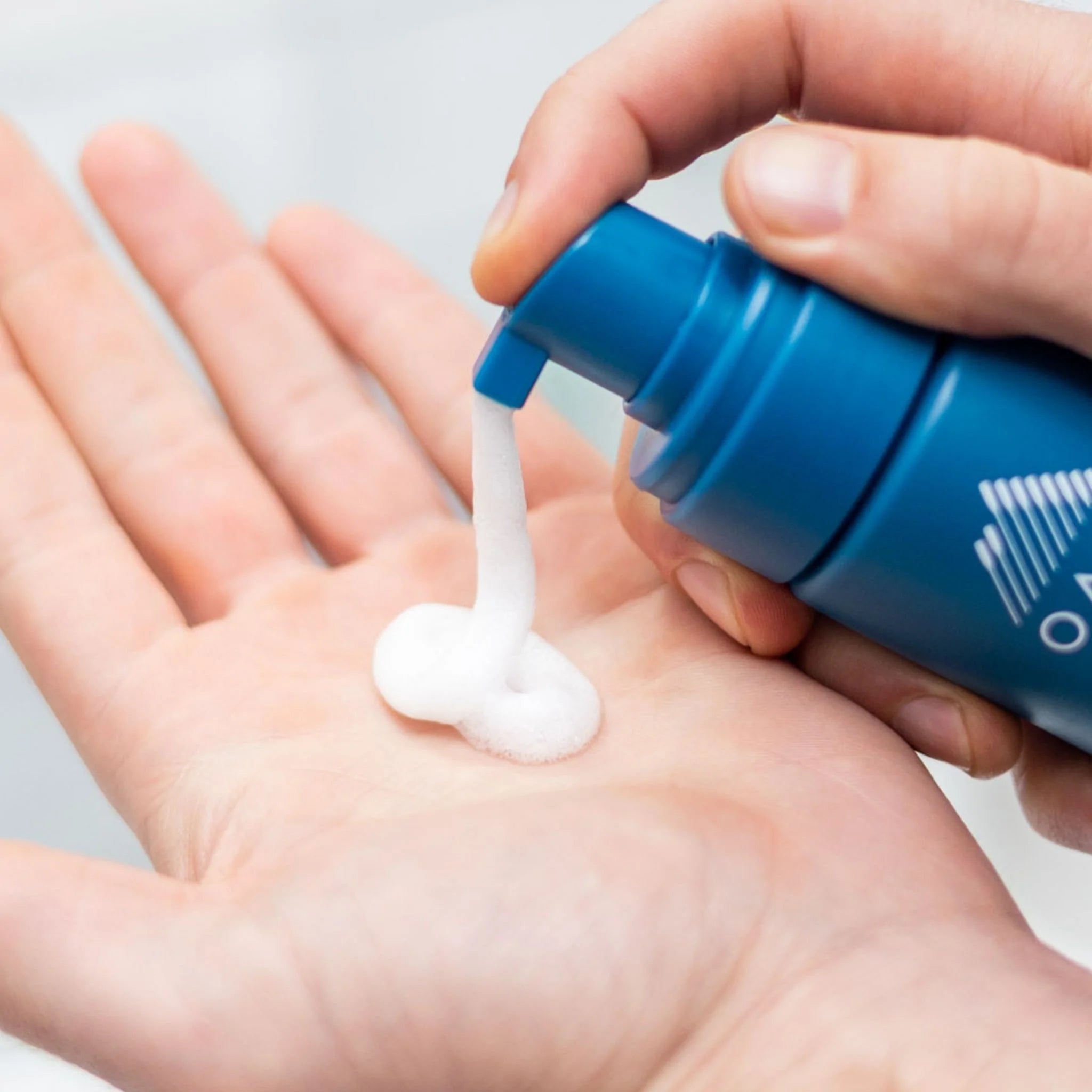  Gentle Foaming Face Wash by Oars + Alps Oars + Alps Perfumarie