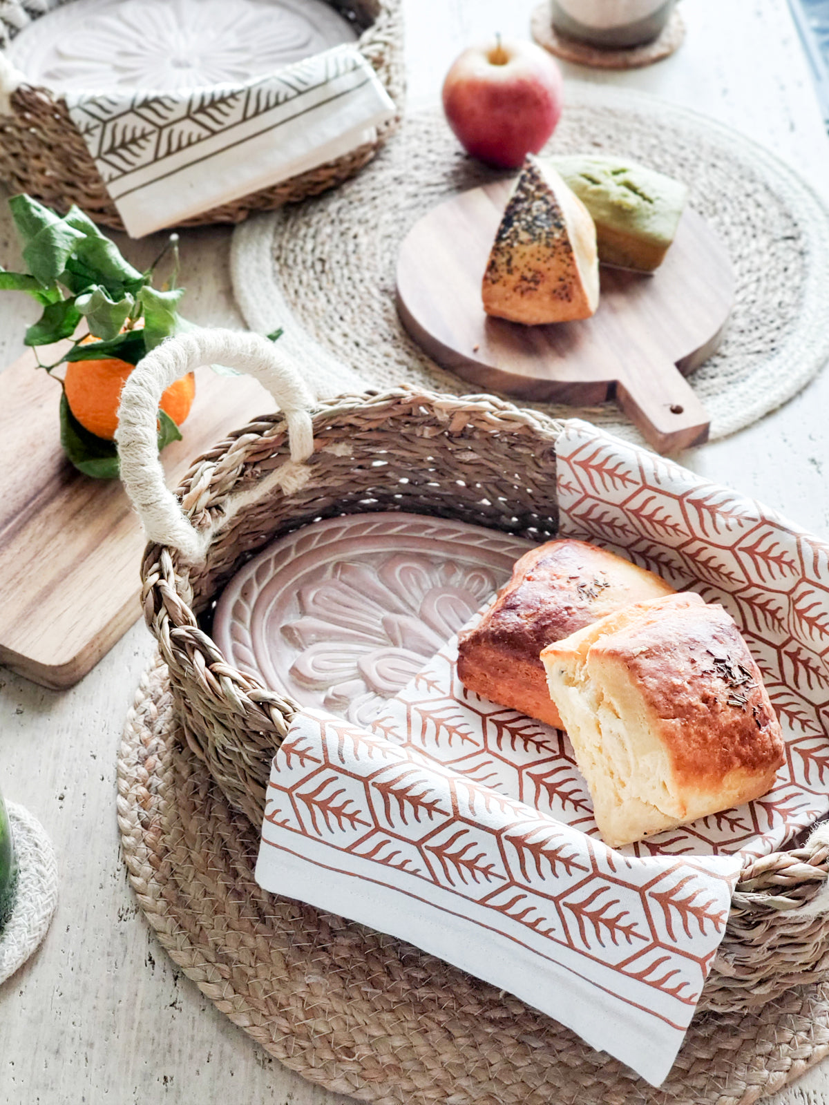  Bread Warmer & Basket Gift Set with Tea Towel - Flower by KORISSA KORISSA Perfumarie