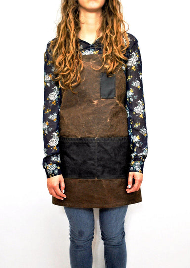  The MacBeth Women's Waxed Canvas Apron by Sturdy Brothers Sturdy Brothers Perfumarie