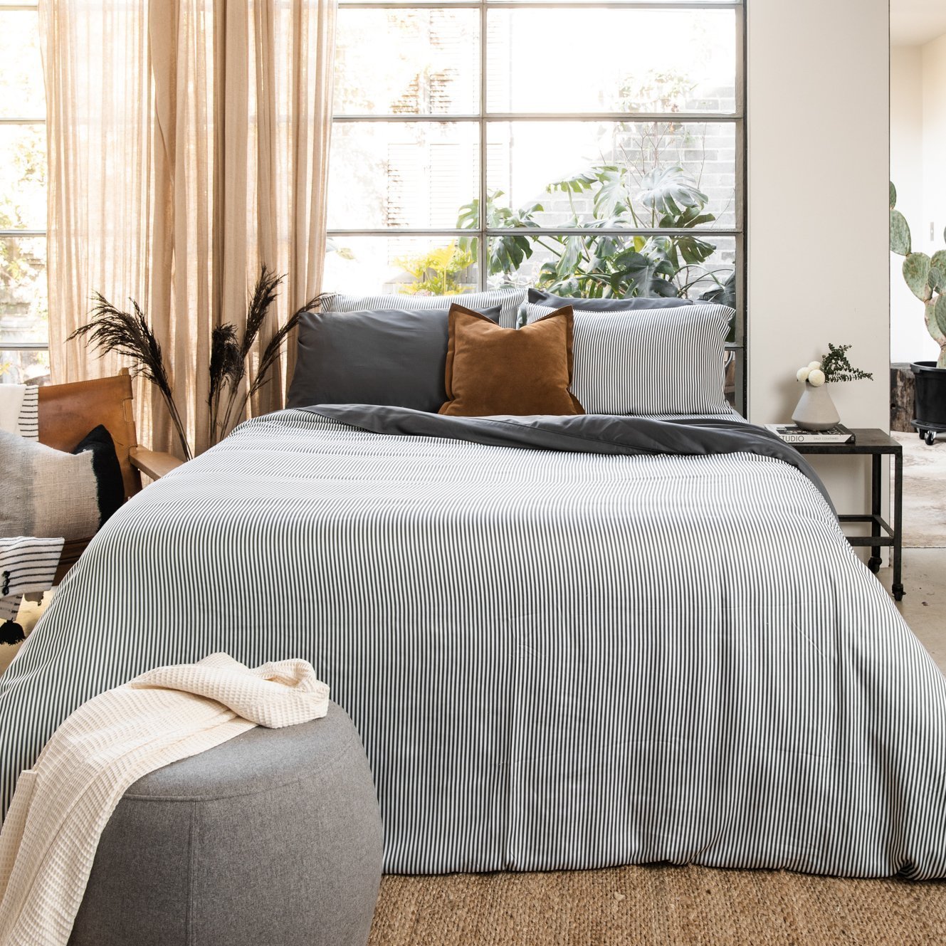  Signature Sateen Duvet Cover by ettitude ettitude Perfumarie