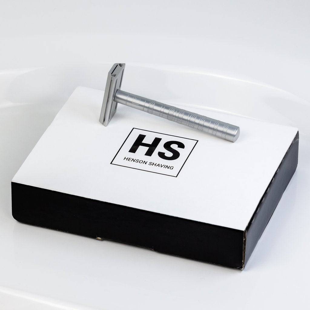  Henson AL13 Classic Aluminum Shaving Razor - Medium Henson Perfumarie