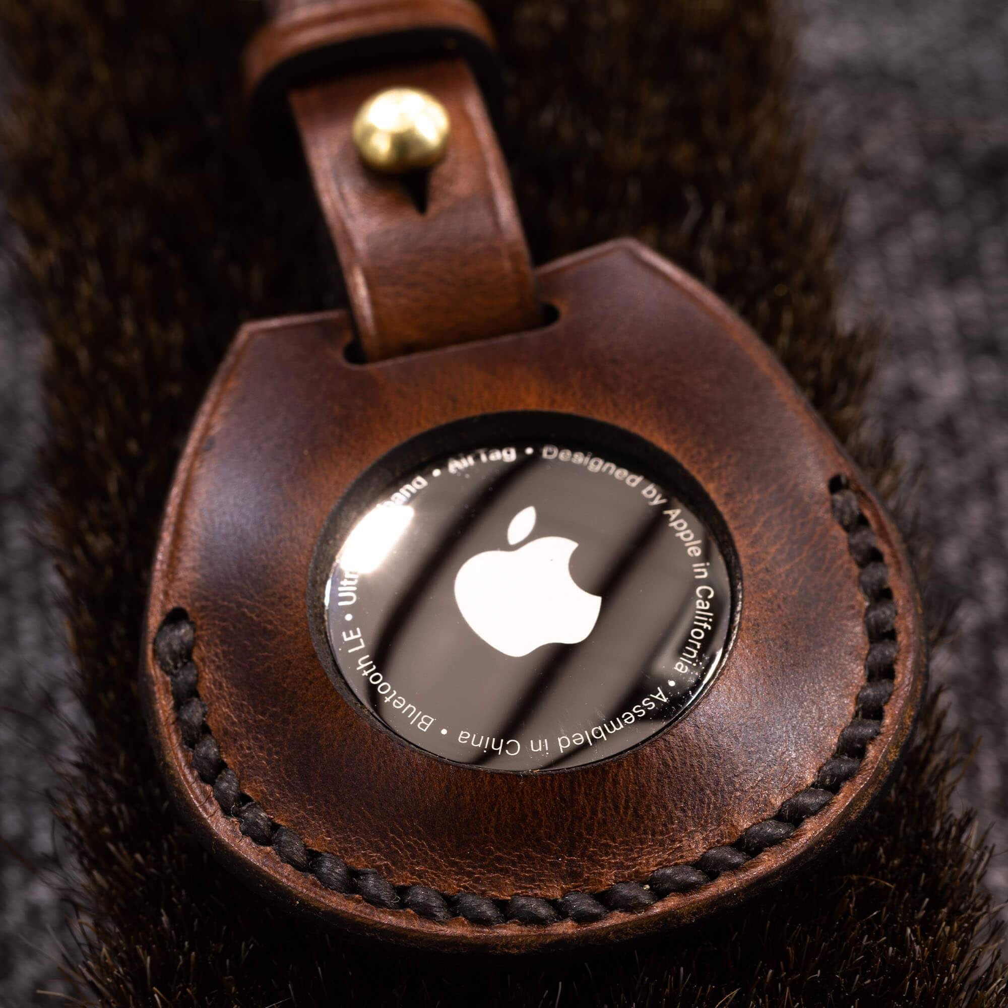  Leather Apple Air Tag Holder by Lifetime Leather Co Lifetime Leather Co Perfumarie
