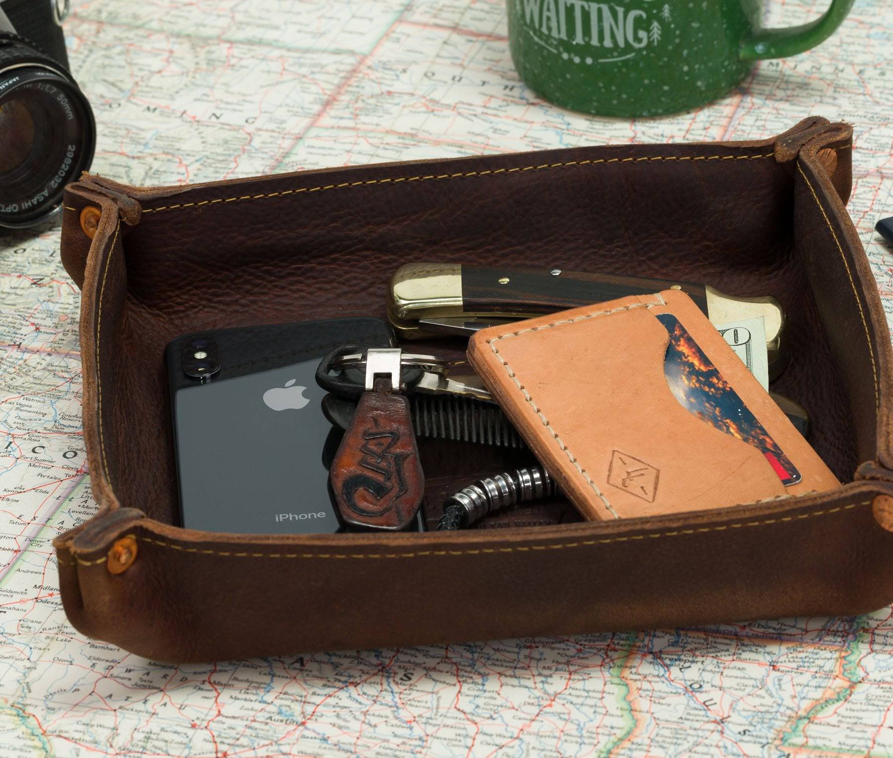  Rivet Valet Tray by Lifetime Leather Co Lifetime Leather Co Perfumarie