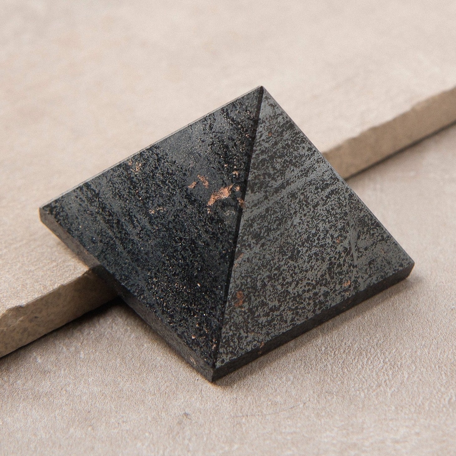  Hematite Pyramid by Tiny Rituals Tiny Rituals Perfumarie