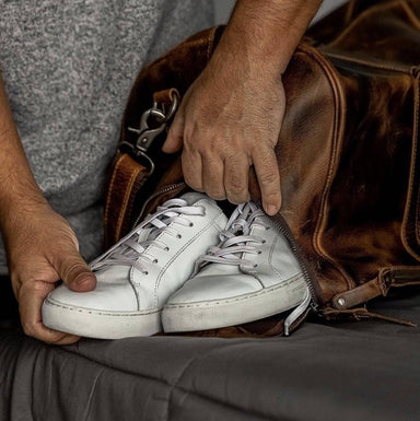  The “Hemingway” Buffalo Leather Duffle Bag by Vintage Gentlemen Vintage Gentlemen Perfumarie